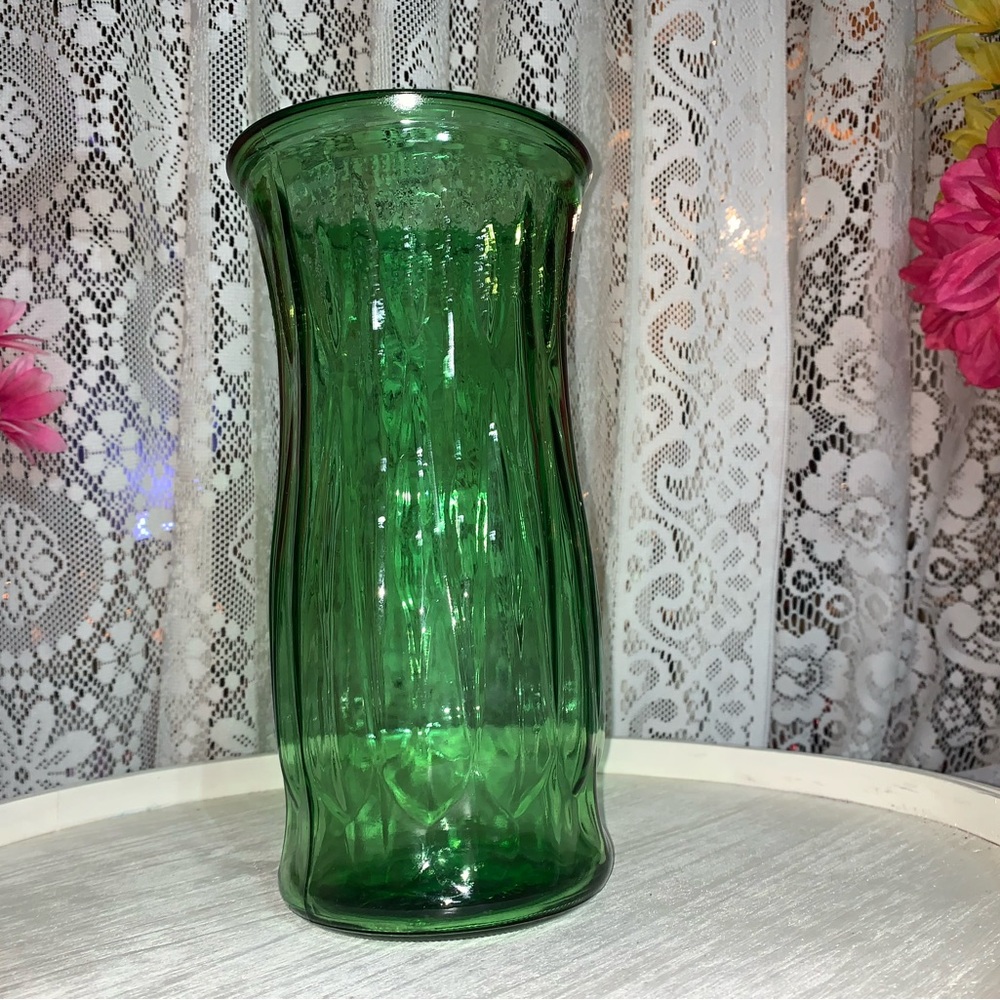 VTG Vase Emerald Green Vase E.O Brody Co. Cleveland USA